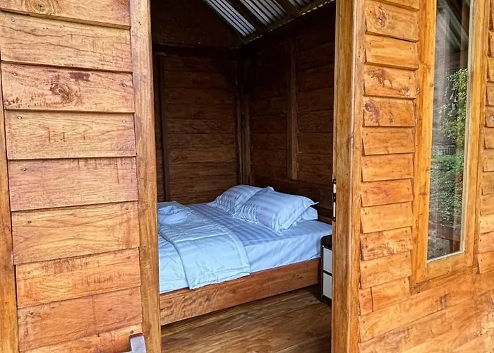 Kuna Glampcamp Parque de Campismo Gitgit